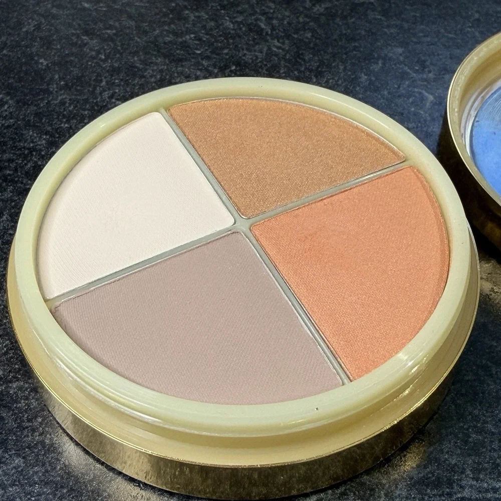NEW‎ Estée Lauder Color Intensity Eyeshadow Quad Neutral Pinks & Peach